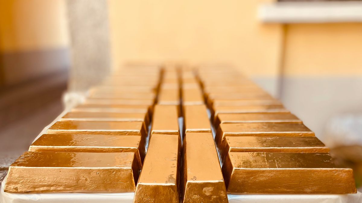 Rows of gold bars